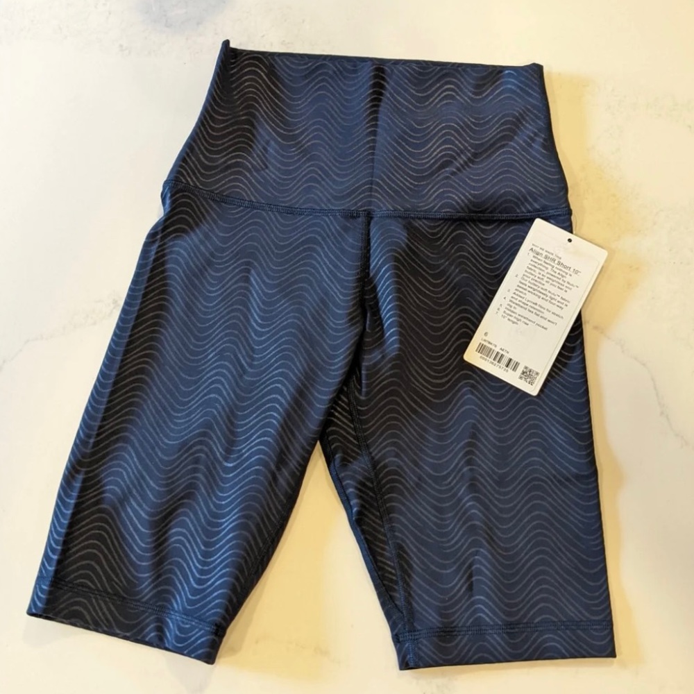 Lululemon align super high rise shorts 10” size 6
